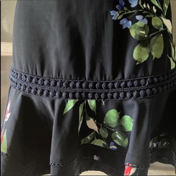 New Keepsake Mini Floral Dress - Picture 4 of 8